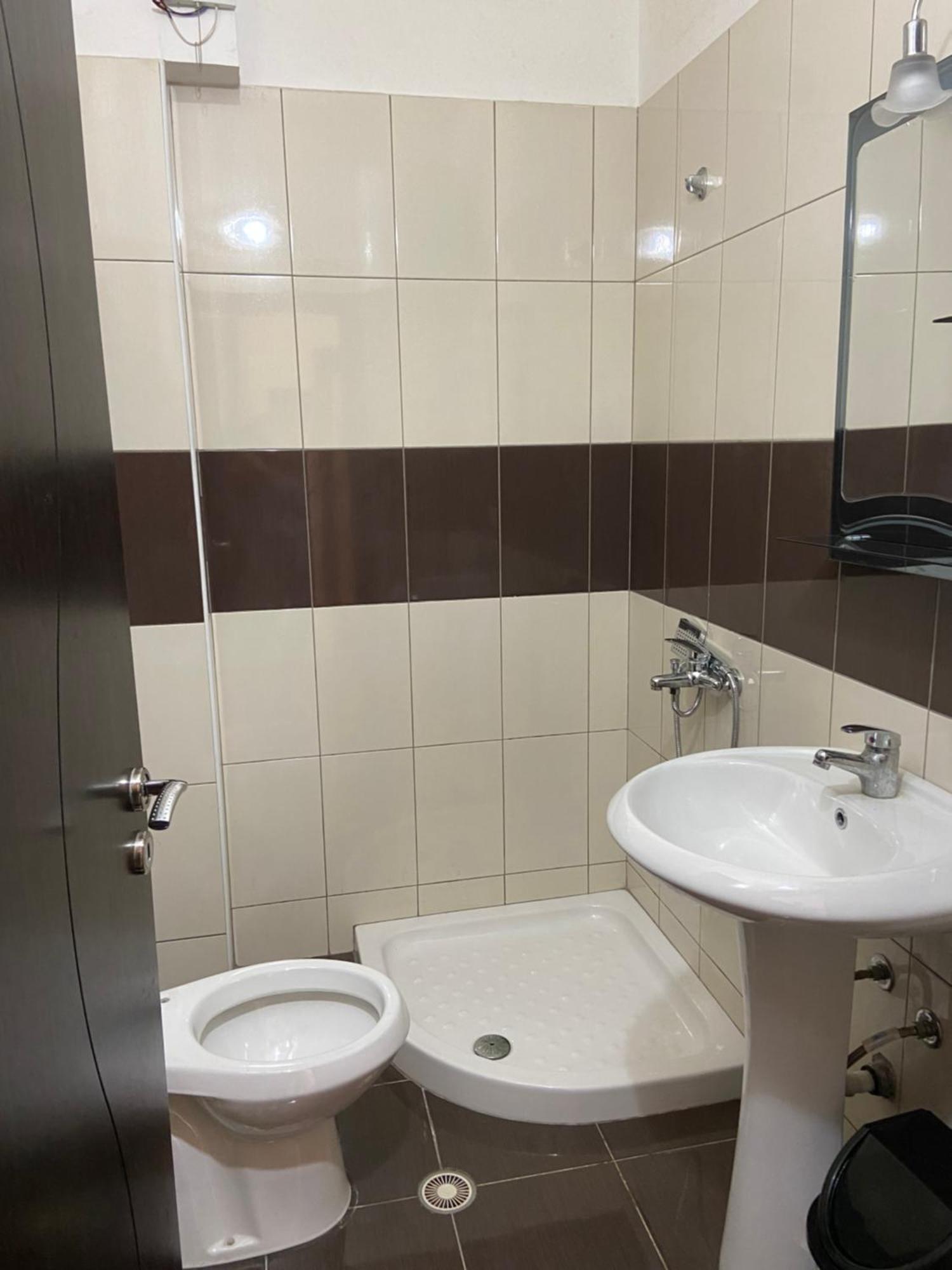 Ari Apartaments Vlorë Exterior foto